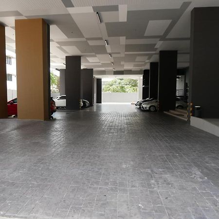 Aeras - The Ultimate Beachfront Experience Jomtien Beach Extérieur photo