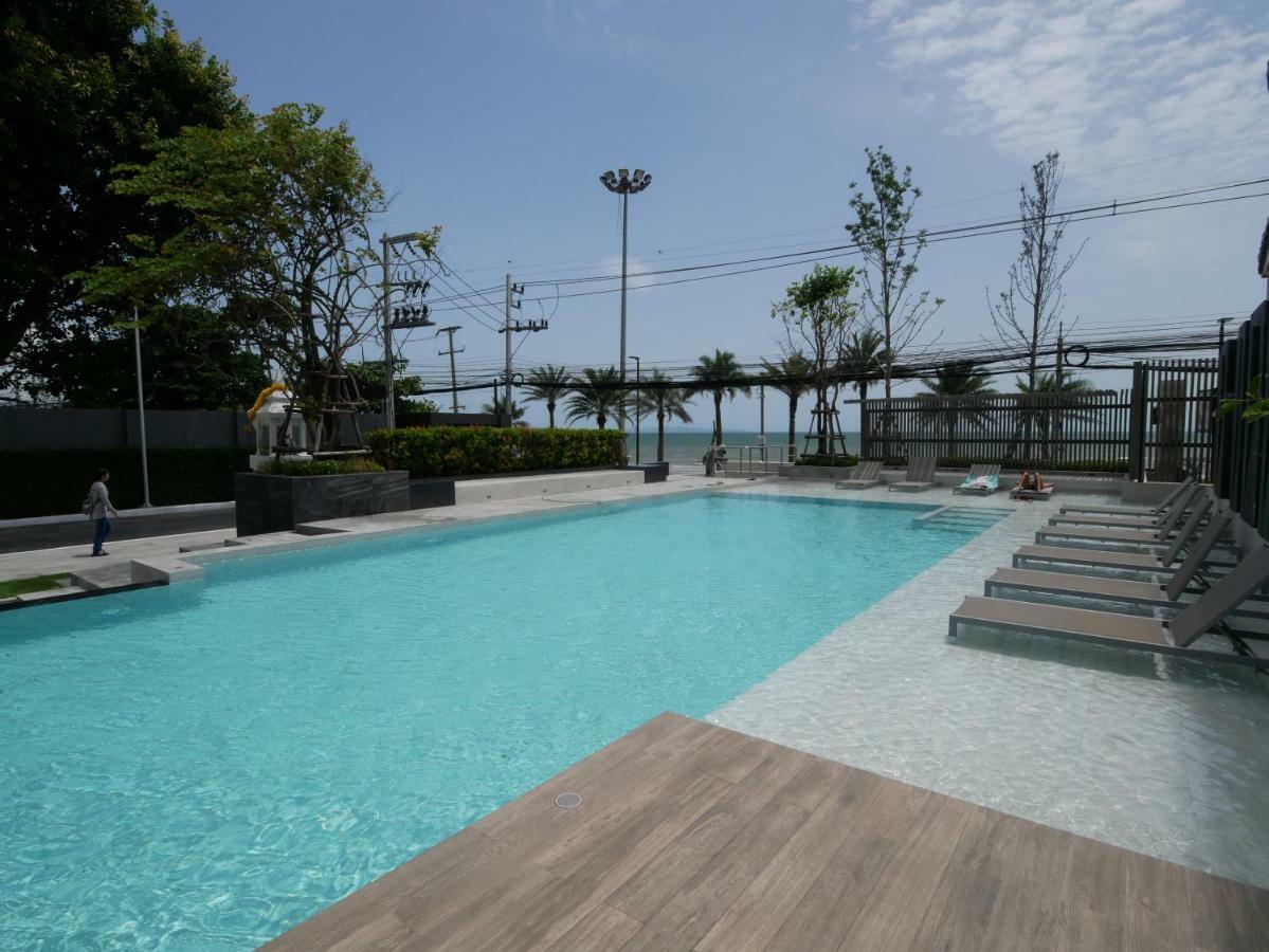 Aeras - The Ultimate Beachfront Experience Jomtien Beach Extérieur photo