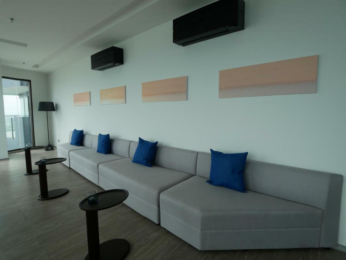 Aeras - The Ultimate Beachfront Experience Jomtien Beach Extérieur photo