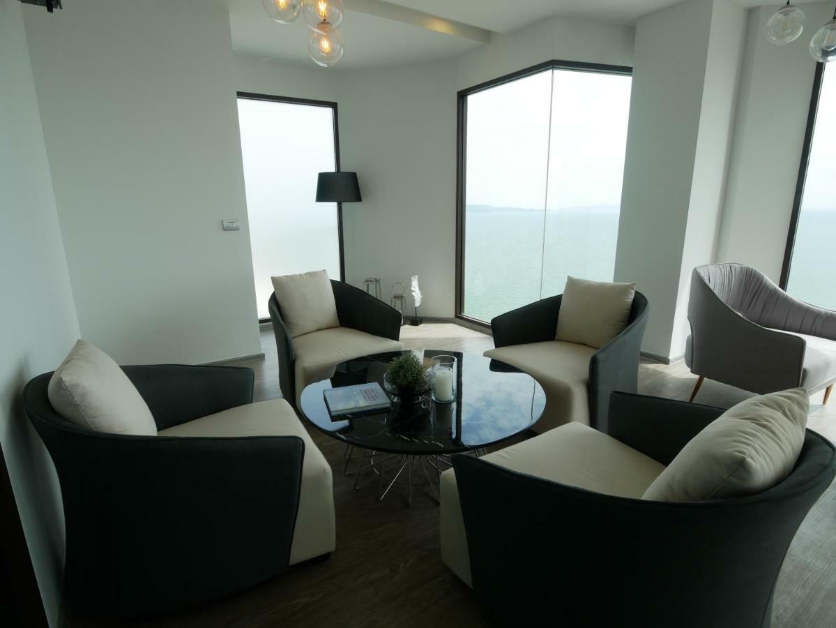 Aeras - The Ultimate Beachfront Experience Jomtien Beach Extérieur photo